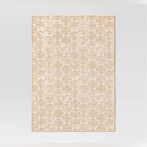 NWT set of 4 threshold beige medallion placemats 14”x19” each